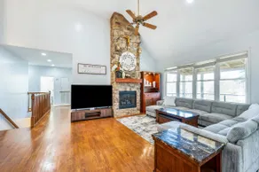 Huge Family Home Near Lynchburg - Image 5