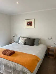 Barton Beach House | Walk to Boomer Beach - Image 4
