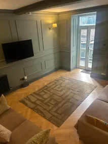 Charming Edinburgh Apartment With City Views - Image 3