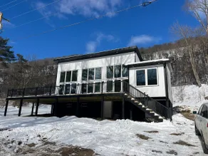River Retreat - Riverfront Getaway - Image 3