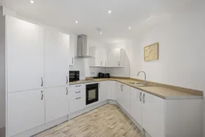 Bright & Roomy Apt near Historic York - 3 Beds - Image 5