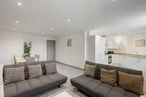 Bright & Roomy Apt near Historic York - 3 Beds - Image 2