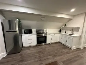 The Crown Suite - Image 3