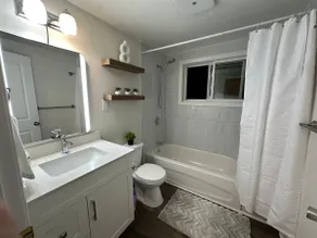 The Crown Suite - Image 5