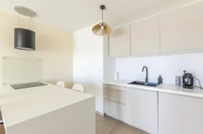 Prestigious 2-bedroom apartment with south-facing terrace in Lattes - Image 3