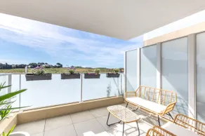 Prestigious 2-bedroom apartment with south-facing terrace in Lattes - Image 2