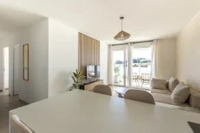 Prestigious 2-bedroom apartment with south-facing terrace in Lattes - Image 4