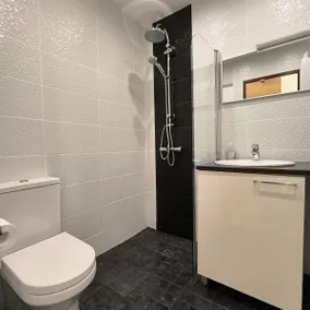 Sunny penthouse apartment - Image 5