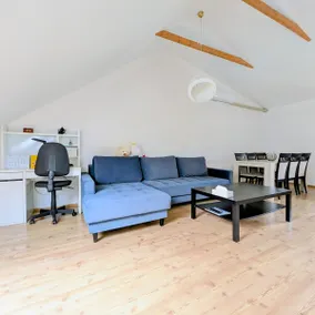 Sunny penthouse apartment - Image 2