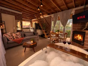 Cabin with hot tub amidst vineyards - Image 2