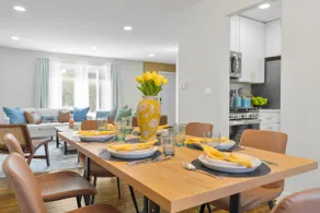 4BR Family Home Near Lake/Northwestern + Parking - Image 2
