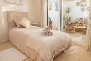 Tea time, 3 Bedroom Home plus Large terber terrace - Image 4