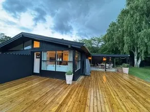 Cozy cottage with a large garden close to the beach - Image 2