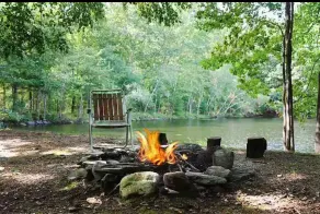 Cozy Log Cabin on Lush 45 Acres with Private Lake! - Image 5