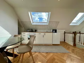 Peaceful, Bright Loft in the Heart of High Barnet - Image 3