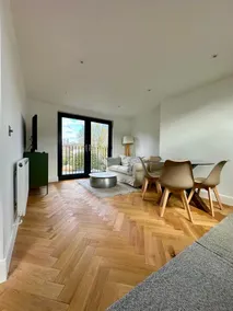 Peaceful, Bright Loft in the Heart of High Barnet - Image 5