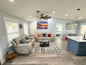 Newly Built Coastal Escape in the Historic City - Image 4