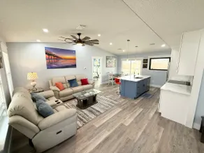 Newly Built Coastal Escape in the Historic City - Image 3