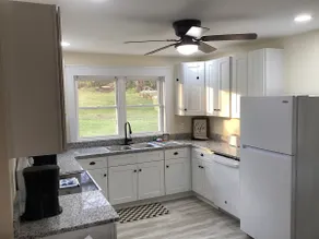 Martins Lake House - Image 3