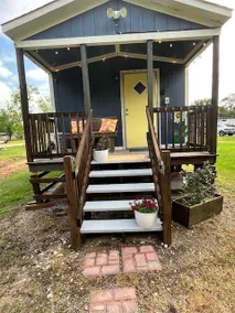 Sunflower Suite at Bentley Ranch - Image 2