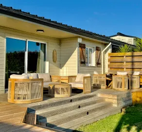 The Lodge – River, Private Dock, Swimming Pool & Hot Tub - Image 5