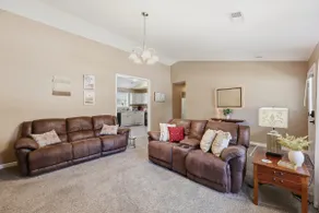 Cozy 3BR House with garage, patio near Asbury/Lex - Image 5