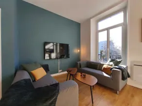 Spacious-Bright-4 Bedrooms-8 People-City Center - Image 3
