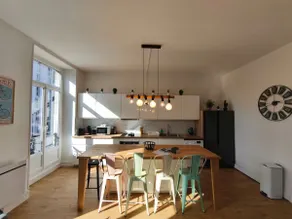 Spacious-Bright-4 Bedrooms-8 People-City Center - Image 2