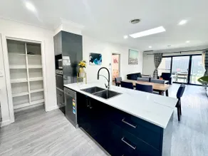 A09-Misty: Comfortable family home in Throsby - Image 3