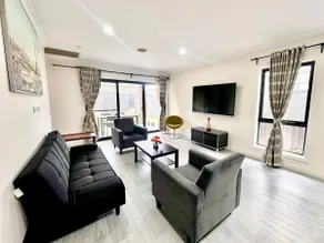 A09-Misty: Comfortable family home in Throsby - Image 2