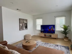 Runway Retreat, near SoFi, Forum, LAX & Beaches - Image 3