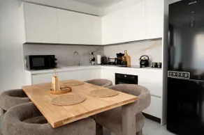 NEW Luxe Athens Riviera Suite in Alimos near Beach - Image 3