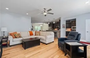 Peaceful Country Home Oak Grove sleeps 10 - Image 3