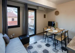 Minimal Luxury in the Heart of the City - Image 2