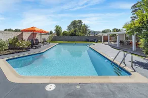 Pool l Game Room l Soccer l Fire Pit l BBQ l King - Image 3