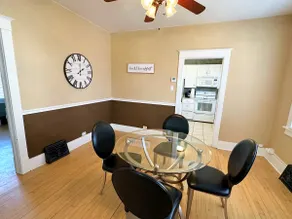 Downtown Clean & Cozy Getaway - Image 2