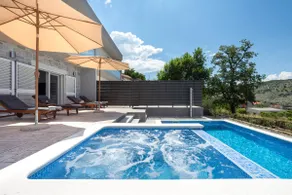 Villa mit privatem Pool, Sauna und Grill | Bergblick - Image 4