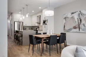 |110| Cozy Retreat w/ Bright, Stylish Interiors - Image 3