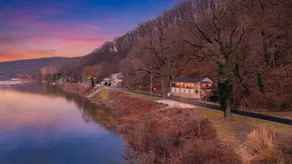 River Front w/ dreamy views - Hot Tub - Image 5