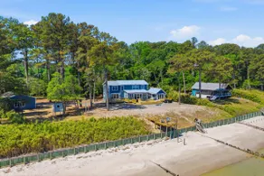 Luxury Beach Hs w/ 4 Suites, PrivateBeach & Htub - Image 2