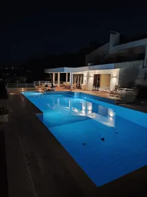 Hermosa Whit pool and sea view - Image 5