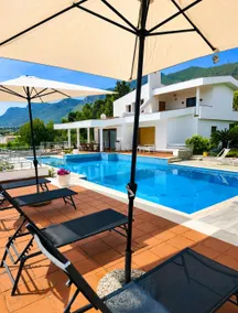 Hermosa Whit pool and sea view - Image 3
