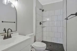 Spacious Retreat Near DC| Free Parking + Sleeps 8 - Image 4