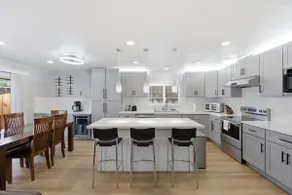 Modern 4BR Home, Sleeps 9, Near Silicon Valley - Image 3