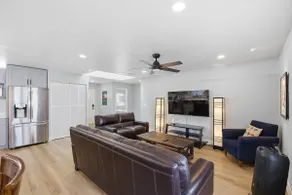 Modern 4BR Home, Sleeps 9, Near Silicon Valley - Image 2