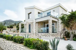 Villa Aspropilia By Plakalona Villas & Apartments - Image 2