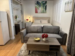 Modern studio in the heart of Cypress - Image 2