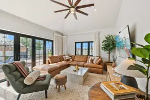Modern 3BR Villa w Private Pool BBQ 4 Baths - Image 4