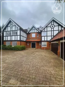 Luxury 6 Bed Mansion with Cinema, Gardens & Gated Estate - Image 3