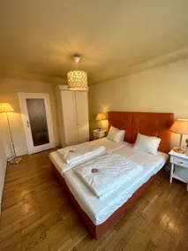 3BR, 5 Beds, Sofa 2P, 5min U4,U6 Schönbrunn - Image 2